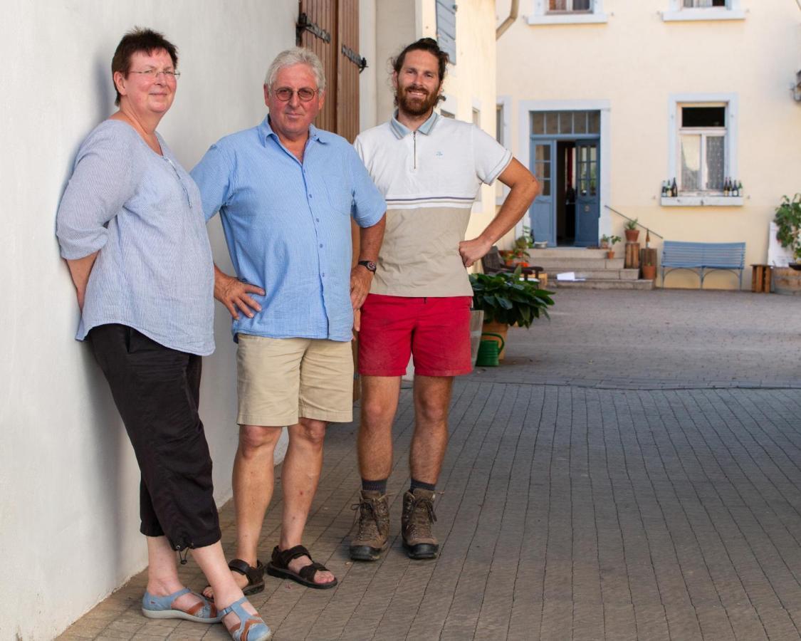 Gaestezimmer Im Weingut Wolf Grosskarlbach Buitenkant foto